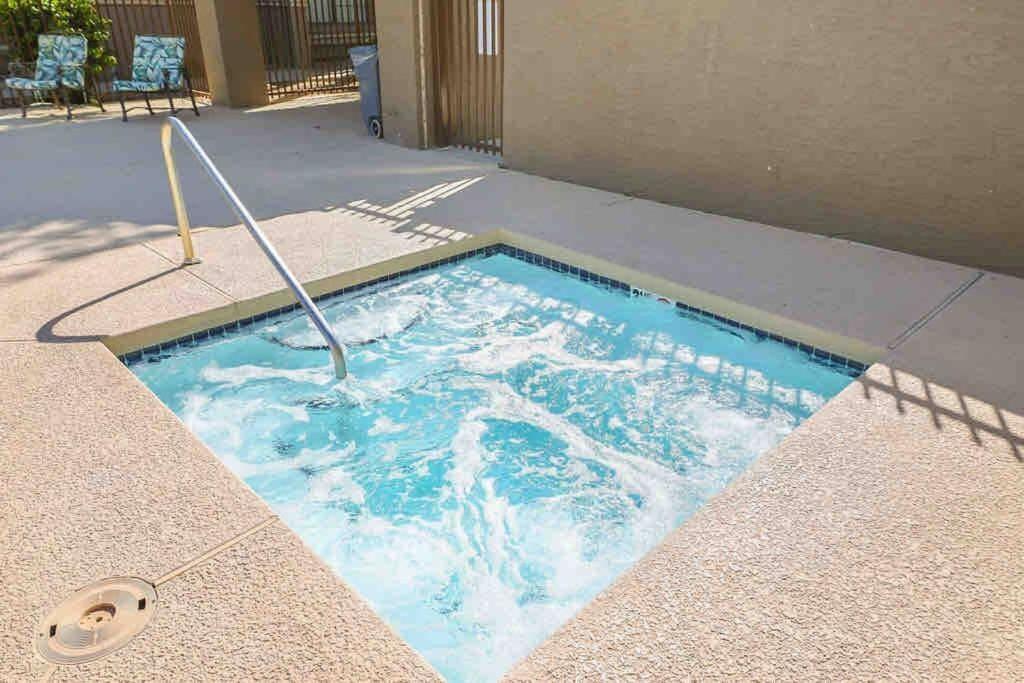 The Cool Cactus Condo With Pool And Jacuzzi Tempe Eksteriør billede